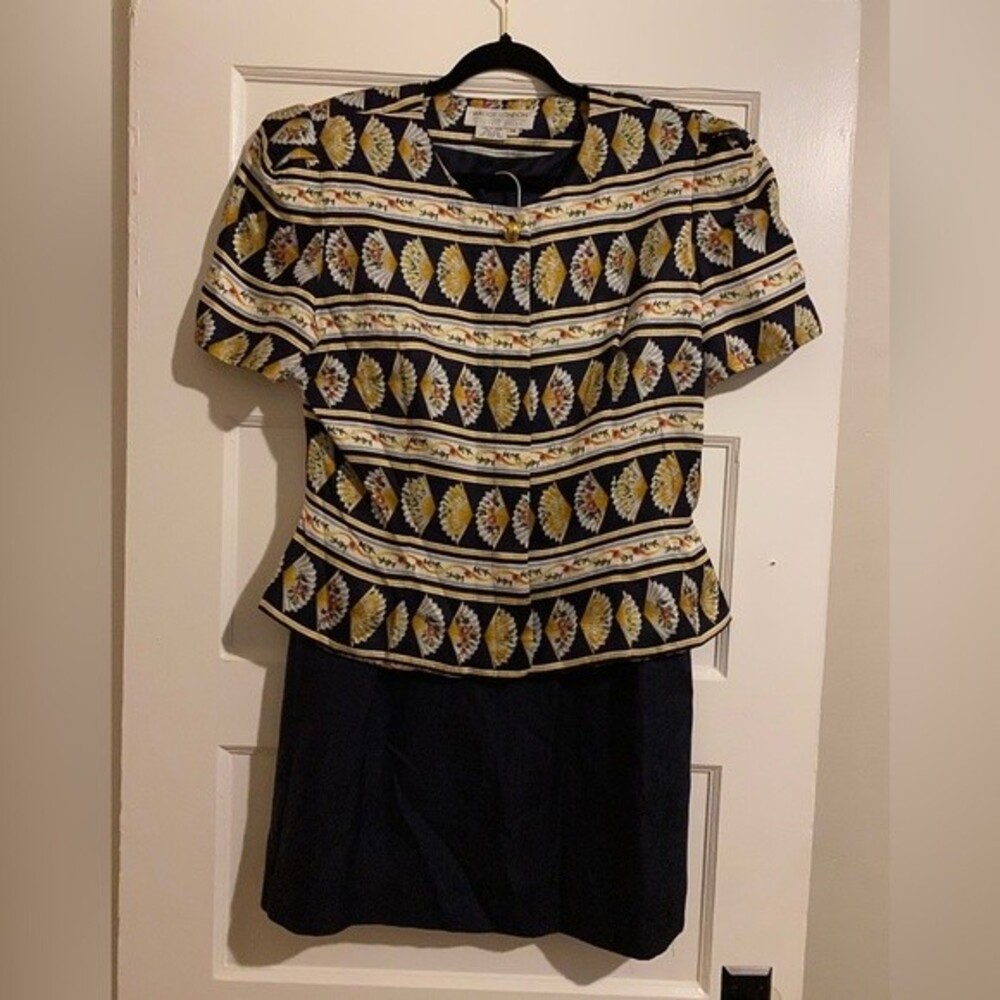Maggy London Vintage 100% Silk Fan Pattern Skirt and Buttoned Top Set